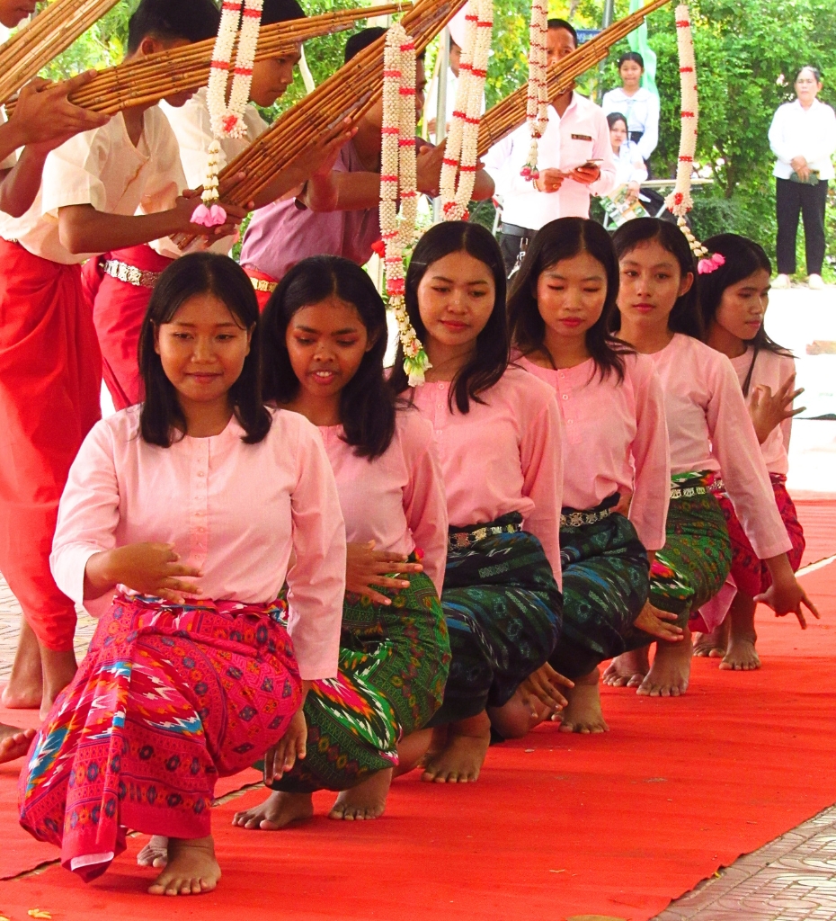 Kim and 5 other girls dancing
