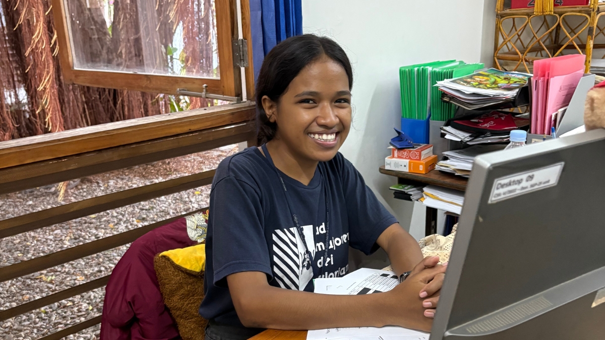 Pedrosa at her study desk